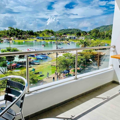 guatape boat party10